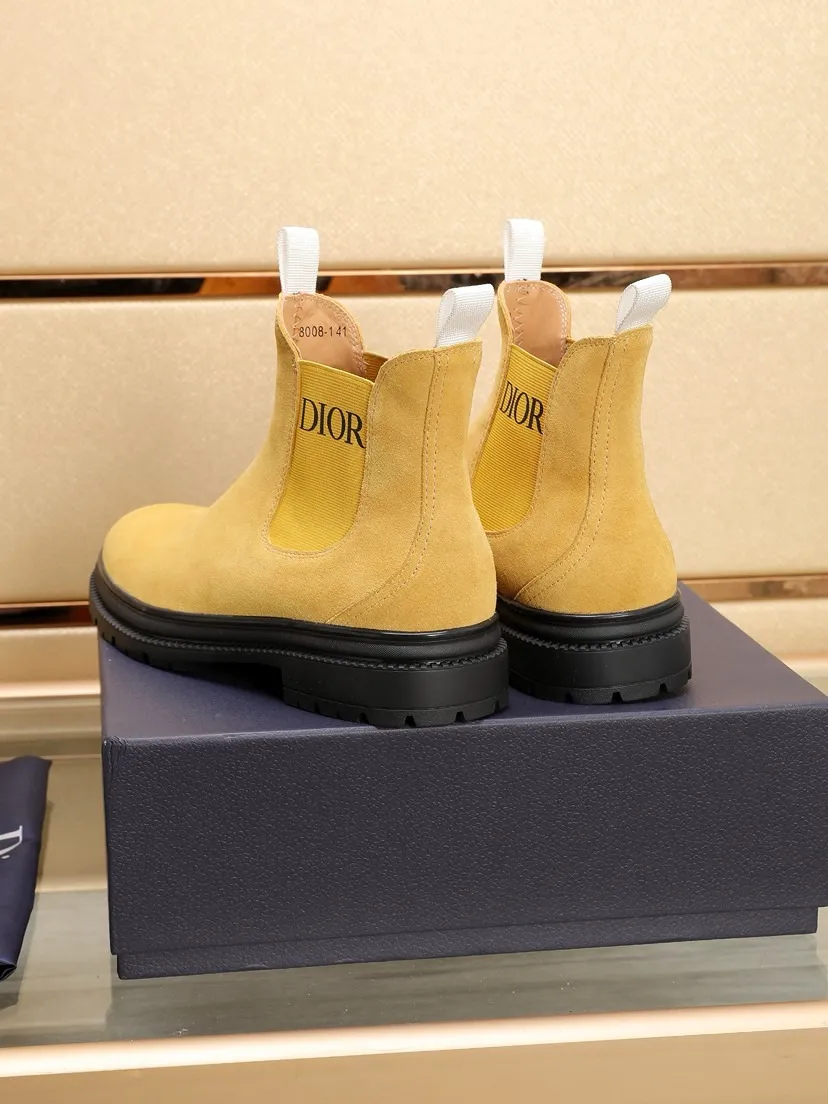 Men's men's shoes 💰P500💰[Dior] Dior ✨ is online at the same time 👏 This casual sneaker is a new product in the series and continues Di*r's classic style. The upper is made of original first-layer cowhide, paired with a textured outsole, and the brand's iconic details are on the side openings to enhance the style. Fashionable and versatile. Create a casual look. Size: 38-44 (45 customized)
